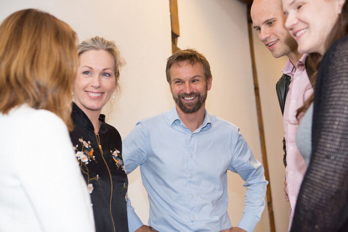 Thomas Berglund i Angel Challenge (i midten) i samtaler med blant annet Anita Krohn Traaseth i Innovasjon Norge i forbindelse med lanseringen av presåkornmidlene. Foto: Charlotte Wiig/Innovasjon Norge Thomas Berglund i Angel Challenge (i midten) i samtaler med blant annet Anita Krohn Traaseth i Innovasjon Norge i forbindelse med lanseringen av presåkornmidlene. Foto: Charlotte Wiig/Innovasjon Norge