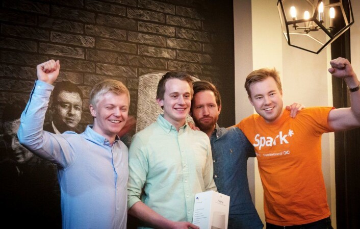 Teamet bak Smart Cylinders, et system for overvåking av propangass,<br />vant “The Annual Spark Pitching Competition”. Fra høyre: Jørgen Veiby, Magnus Oulie, Ole C. Loftesnes og John-Arne Berg Sivertsen. Foto: Anders Kjøllesdal Teamet bak Smart Cylinders, et system for overvåking av propangass,<br />vant “The Annual Spark Pitching Competition”. Fra høyre: Jørgen Veiby, Magnus Oulie, Ole C. Loftesnes og John-Arne Berg Sivertsen. Foto: Anders Kjøllesdal