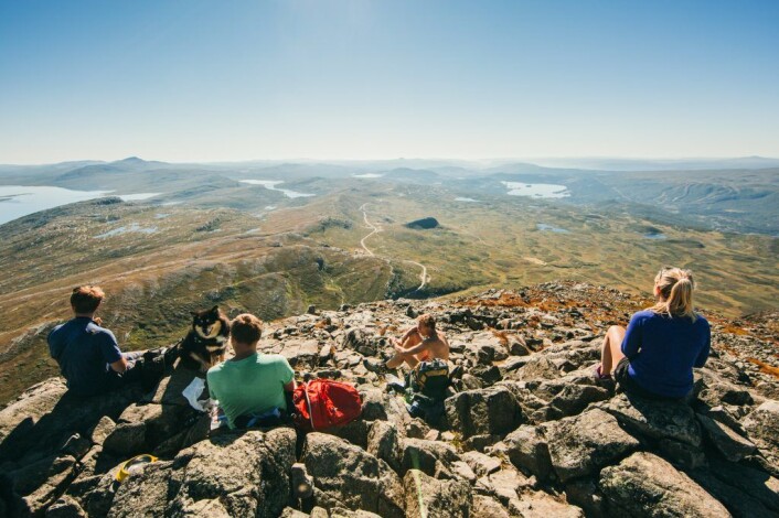 Outtt-gjengen har på strategisamlinger i slike omgivelser, som her på Bitihorn, med utsikt til Beitostølen. Foto: Samuel Taipale Outtt-gjengen har på strategisamlinger i slike omgivelser, som her på Bitihorn, med utsikt til Beitostølen. Foto: Samuel Taipale