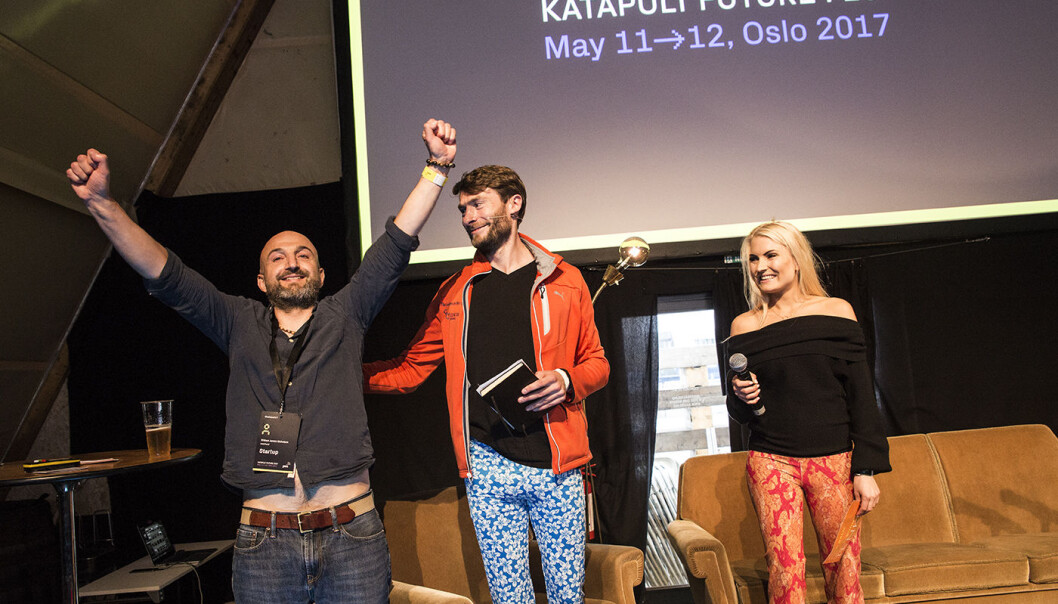 Så glad ble Will Nicholson da Isabelle Ringnes og Seth Bannon annonserte vinneren av den store pitchekonkurransen under Katapult Future Fest tidligere i år. Foto: Per-Ivar Nikolaisen Så glad ble Will Nicholson da Isabelle Ringnes og Seth Bannon annonserte vinneren av den store pitchekonkurransen under Katapult Future Fest tidligere i år. Foto: Per-Ivar Nikolaisen