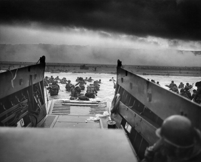 Stormingen av Normandie i 1944. Foto:Robert F. Sargent, CPhoM, USCG. Stormingen av Normandie i 1944. Foto:Robert F. Sargent, CPhoM, USCG.
