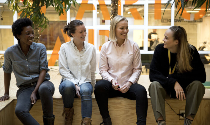 Lauga Oskarsdottir (t.h.)ble hentet inn til StartupLab og er en motor i flere deler av driften. Her sammen med Babou Olengha-Aaby (t.v.), Agnes Dyvik og Kathrine Kotte-Eriksen. Lauga Oskarsdottir (t.h.)ble hentet inn til StartupLab og er en motor i flere deler av driften. Her sammen med Babou Olengha-Aaby (t.v.), Agnes Dyvik og Kathrine Kotte-Eriksen.