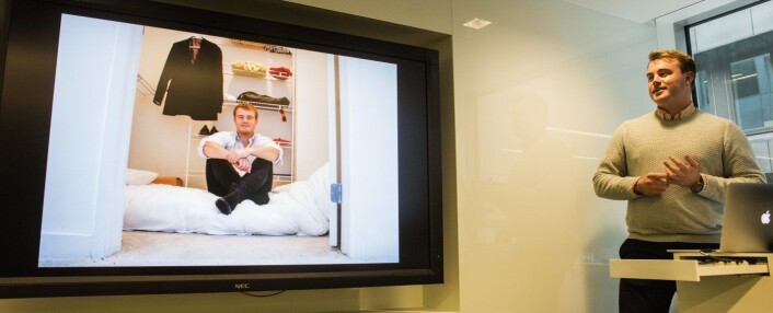 Mathias Mikkelsen fikk mye oppmerksomhet for å ha levd under enkle kår i Silicon Valley mens han bygde opp Timely. Her under en pitch i fjor, der han forteller om oppholdet. Foto: Per-Ivar Nikolaisen Mathias Mikkelsen fikk mye oppmerksomhet for å ha levd under enkle kår i Silicon Valley mens han bygde opp Timely. Her under en pitch i fjor, der han forteller om oppholdet. Foto: Per-Ivar Nikolaisen