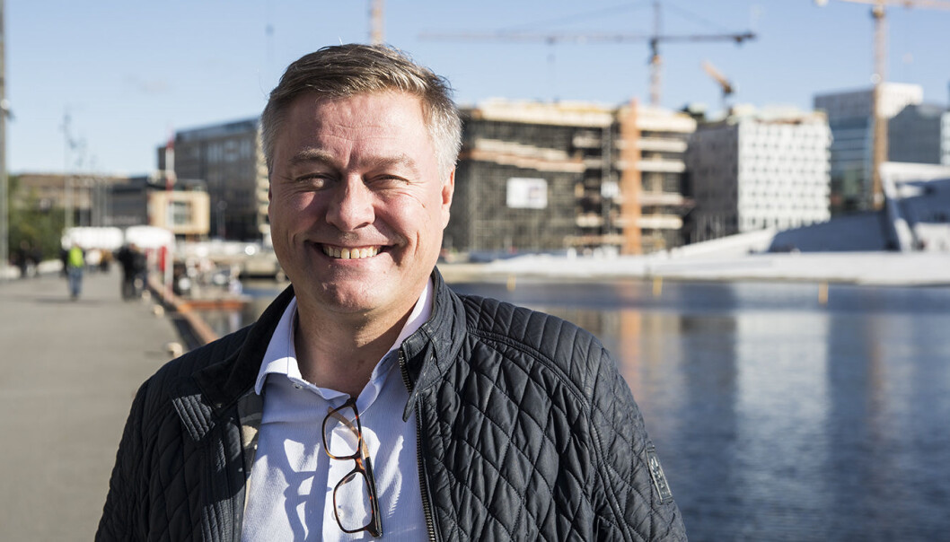 Idar Vollvik hadde monstersuksess med Chess. Det har ikke gått like bra med alle prosjekter etter det, blant annet når det gjelder munnbind-import. Idar Vollvik hadde monstersuksess med Chess. Det har ikke gått like bra med alle prosjekter etter det, blant annet når det gjelder munnbind-import.