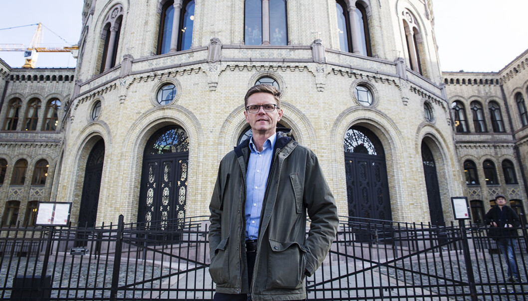 Terje Breivik i Venstre for handler med regjeringspartiene. Foto: Per-Ivar Nikolaisen Terje Breivik i Venstre for handler med regjeringspartiene. Foto: Per-Ivar Nikolaisen