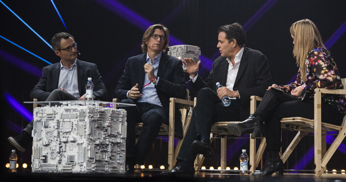Fra venstre: Niklas Zennström (Skype/Atomico), Brent Hoberman (Founders Factory), David Thenenon (Softbank) og Sophia Bendz (Atomico) i samtale på Slush 2017. Foto: Per-Ivar Nikolaisen Fra venstre: Niklas Zennström (Skype/Atomico), Brent Hoberman (Founders Factory), David Thenenon (Softbank) og Sophia Bendz (Atomico) i samtale på Slush 2017. Foto: Per-Ivar Nikolaisen