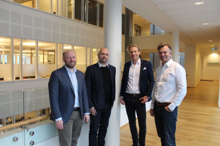 Helge Hannisdal og Jan Åge Skaathun fra Quantfolio sammen med Christoffer Hernæs og Magnar Øyhovden fra Sbanken. Foto: Sbanken. Helge Hannisdal og Jan Åge Skaathun fra Quantfolio sammen med Christoffer Hernæs og Magnar Øyhovden fra Sbanken. Foto: Sbanken.