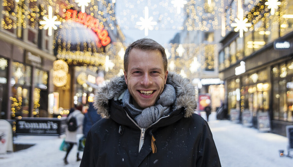CEO og gründer Patrik Berglund i Xeneta i godt julehumør utenfor selskapets nye lokaler i Torggata i Oslo. Per-Ivar Nikolaisen