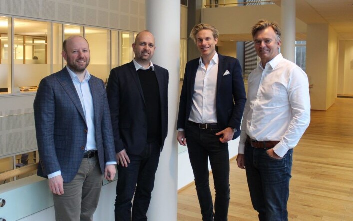 Helge Hannisdal og Jan Åge Skaathun fra Quantfolio sammen med Christoffer Hernæs og Magnar Øyhovden fra Sbanken. Foto: Sbanken. Helge Hannisdal og Jan Åge Skaathun fra Quantfolio sammen med Christoffer Hernæs og Magnar Øyhovden fra Sbanken. Foto: Sbanken.