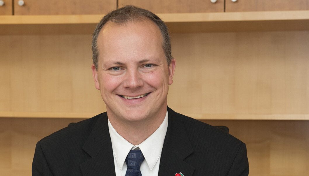 Ketil Solvik-Olsen ser frem til å få de nye fiberkablene fra Norge til utlandet på plass, og mener de lover godt for Norges fremtid. Foto: Olav Heggø (Fotovisjon). Lisens fra Flickr: https://creativecommons.org/licenses/by-nc/2.0/ Ketil Solvik-Olsen ser frem til å få de nye fiberkablene fra Norge til utlandet på plass, og mener de lover godt for Norges fremtid. Foto: Olav Heggø (Fotovisjon). Lisens fra Flickr: https://creativecommons.org/licenses/by-nc/2.0/