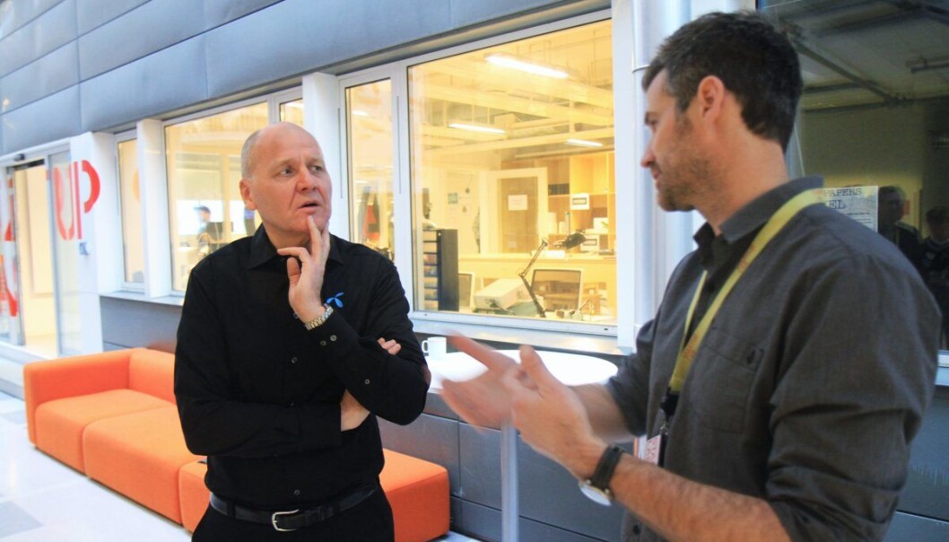Telenor-sjef Sigve Brekke i diskusjon med StartupLabs Alexander Woxen. Foto: Lucas H. Weldeghebriel. Telenor-sjef Sigve Brekke i diskusjon med StartupLabs Alexander Woxen. Foto: Lucas H. Weldeghebriel.