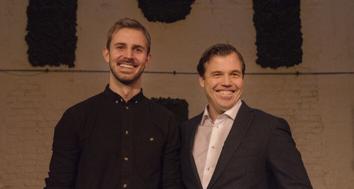 Anders Mjåset fra Mesh og Pål Næss fra Innovasjon Norge, foran den store, mosegrodde M-en på Mesh. Foto: Benedicte Tandsæther-Andersen Anders Mjåset fra Mesh og Pål Næss fra Innovasjon Norge, foran den store, mosegrodde M-en på Mesh. Foto: Benedicte Tandsæther-Andersen