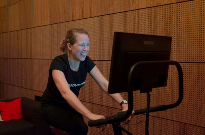 CPO Elina Willert i Playpulse tester ut spillet de har laget. Foto: Johannes Jakobsen. CPO Elina Willert i Playpulse tester ut spillet de har laget. Foto: Johannes Jakobsen.