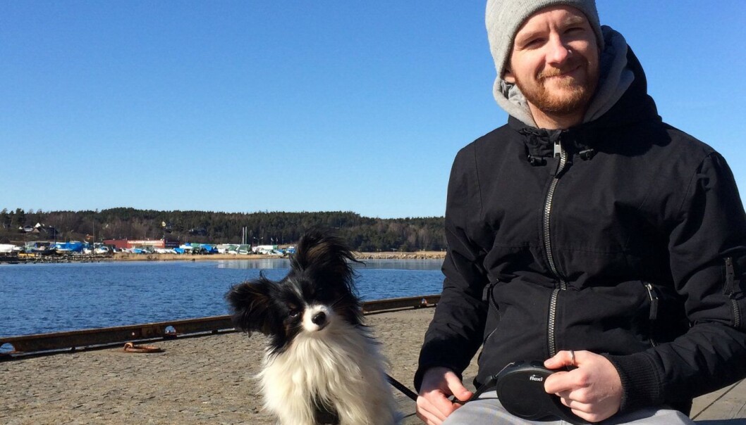 Gizmo og Stein Ove Helset. Hundeeieren står bak FinnFido, en app for å melde inn savnede hunder. Foto: Privat Gizmo og Stein Ove Helset. Hundeeieren står bak FinnFido, en app for å melde inn savnede hunder. Foto: Privat