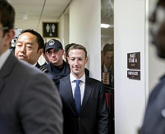 Zuckerberg i slips på plass i Kongressen: I kveld er det klar for grilling