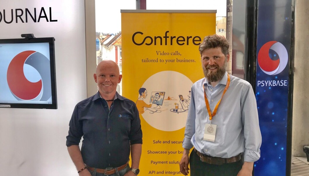 Geir Samland fra AspIT / PsykBase sammen med Svein Willassen i Confrere. Foto: Confrere. Geir Samland fra AspIT / PsykBase sammen med Svein Willassen i Confrere. Foto: Confrere.
