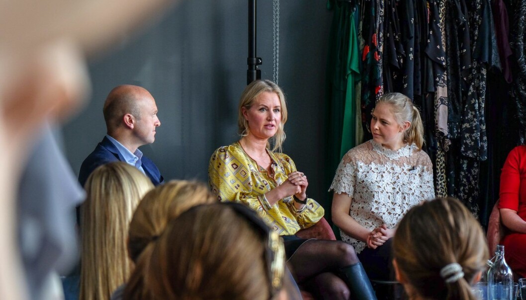 Jon Christian Thaulow, partner i BAHR, advokat og serie-gründer Jeanette Dyhre Kvisvik og gründer Sigrun Syverud på Fjongs frokostseminar i 2018. Foto: Vilde Mebust Erichsen Jon Christian Thaulow, partner i BAHR, advokat og serie-gründer Jeanette Dyhre Kvisvik og gründer Sigrun Syverud på Fjongs frokostseminar i 2018. Foto: Vilde Mebust Erichsen