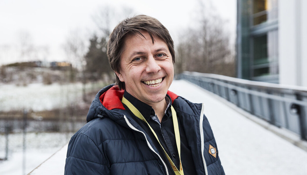 Småbarnsfar Daniel Senn fikk ideen til Poio da han skulle lære egne barn å lese. Foto: Per-Ivar Nikolaisen Småbarnsfar Daniel Senn fikk ideen til Poio da han skulle lære egne barn å lese. Foto: Per-Ivar Nikolaisen
