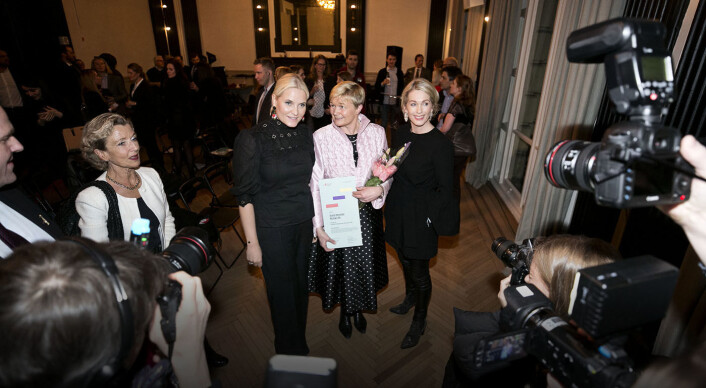 N2 Applied-gründer Grete Sønsteby, flankert av Kronprinsesse Mette-Marit og Anita Krohn Traaseth under utdelingen av "Årets kvinnelige teknologigründer" i New York. Foto: Pontus Höök / NTB scanpix N2 Applied-gründer Grete Sønsteby, flankert av Kronprinsesse Mette-Marit og Anita Krohn Traaseth under utdelingen av "Årets kvinnelige teknologigründer" i New York. Foto: Pontus Höök / NTB scanpix