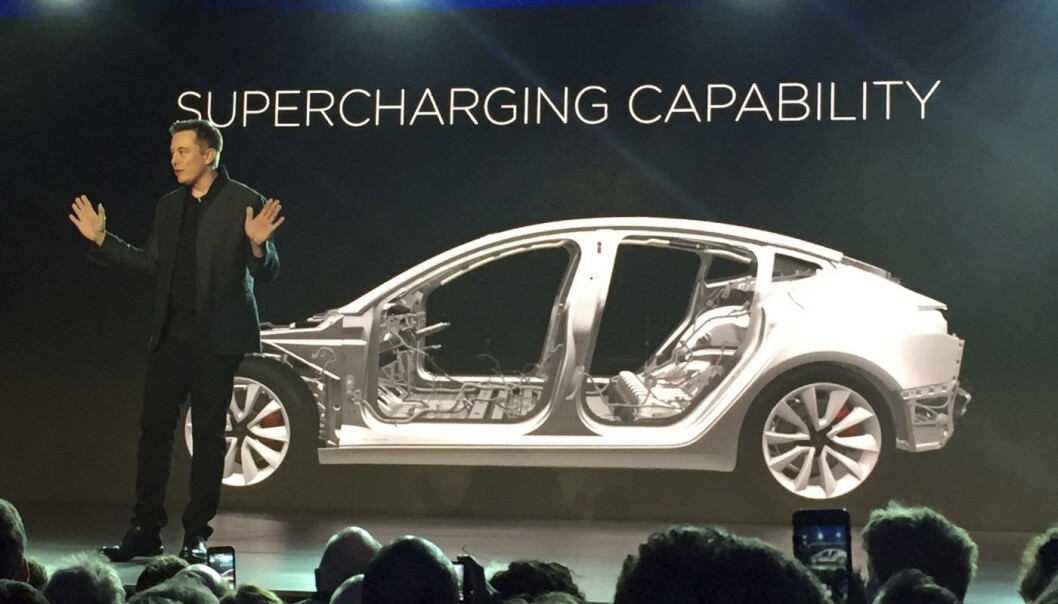 Elon Musk i Tesla under en tidligere lansering. Foto: AP Photo/Justin Pritchard, File Elon Musk i Tesla under en tidligere lansering. Foto: AP Photo/Justin Pritchard, File