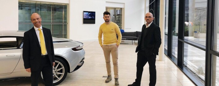Nicola Andelic (i midten) i My Voice på besøk hos Aston Martin. Nicola Andelic (i midten) i My Voice på besøk hos Aston Martin.