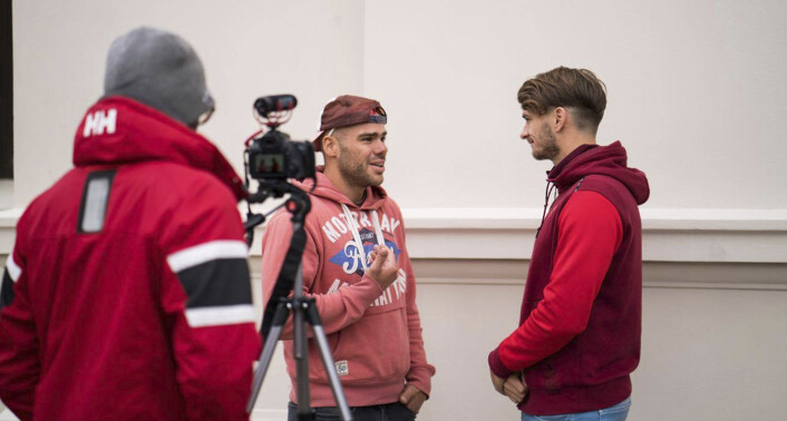 Jimmy Westerheim (helt til høyre) gjør et intervju i løpet av en av de første ukene The Human Aspect gjorde intervjuer. Foto: Anton Soggiu Jimmy Westerheim (helt til høyre) gjør et intervju i løpet av en av de første ukene The Human Aspect gjorde intervjuer. Foto: Anton Soggiu