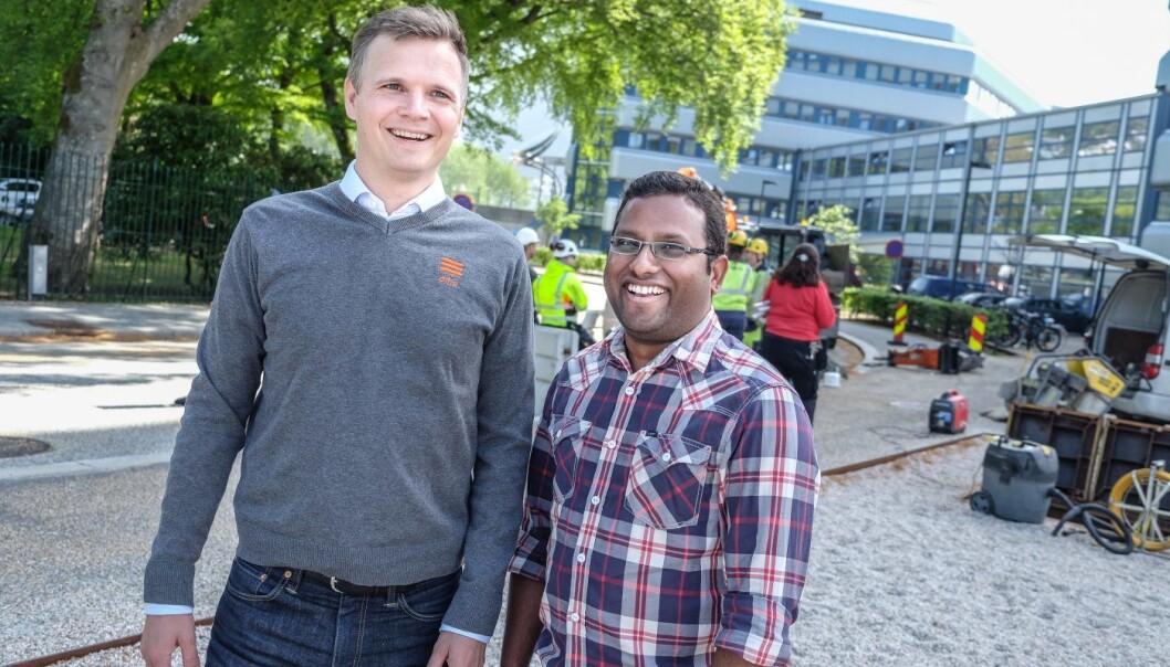 Ditio-gründer Jacob Christian Døskeland og utvikler Dinesh Ram. Foto: Vilde Mebust Erichsen Ditio-gründer Jacob Christian Døskeland og utvikler Dinesh Ram. Foto: Vilde Mebust Erichsen