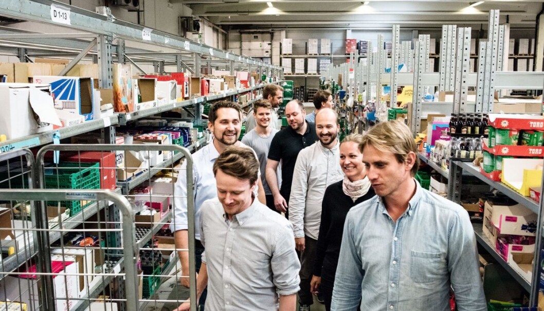 Gründergjengen i Kolonial.no. I sikksakk-rekkefølge fra foran til venstre: Mats André Kristiansen, Jon Kåre Steene, Karl Munthe-Kaas, Ida Johnsen, Mats Barlo, Vegard Vik, Tommy Gudmundsen, Andreas Skaranger, Christian Mikalsen og Jon Lønne. Gründergjengen i Kolonial.no. I sikksakk-rekkefølge fra foran til venstre: Mats André Kristiansen, Jon Kåre Steene, Karl Munthe-Kaas, Ida Johnsen, Mats Barlo, Vegard Vik, Tommy Gudmundsen, Andreas Skaranger, Christian Mikalsen og Jon Lønne.