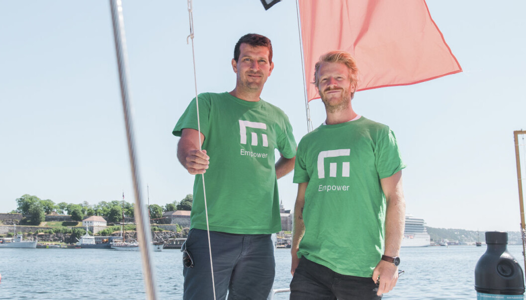 To av Empowers gründere -- Wilhelm Myrer og Fredrik Hertzberg -- møtte Shifter på Plastbryggen på Aker Brygge, da Shifters sommerbåt EntrepreneurShipOne hadde lagt til kais. Foto: Benedicte Tandsæther-Andersen To av Empowers gründere -- Wilhelm Myrer og Fredrik Hertzberg -- møtte Shifter på Plastbryggen på Aker Brygge, da Shifters sommerbåt EntrepreneurShipOne hadde lagt til kais. Foto: Benedicte Tandsæther-Andersen