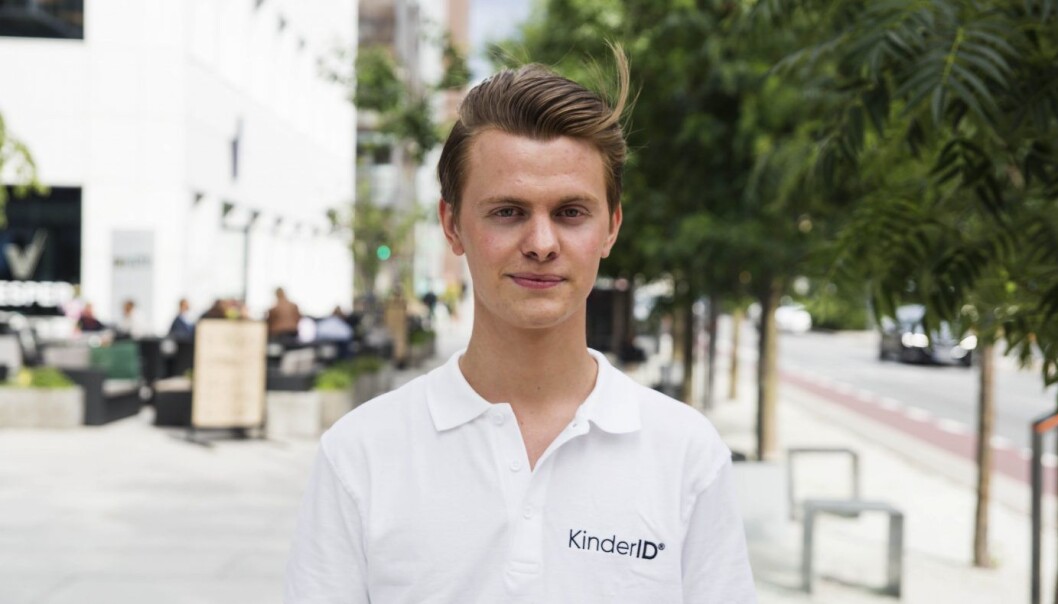 Simen Vatne fra AdSocial er i gang med nytt prosjekt, med KinderID. Foto: Per-Ivar Nikolaisen Simen Vatne fra AdSocial er i gang med nytt prosjekt, med KinderID. Foto: Per-Ivar Nikolaisen