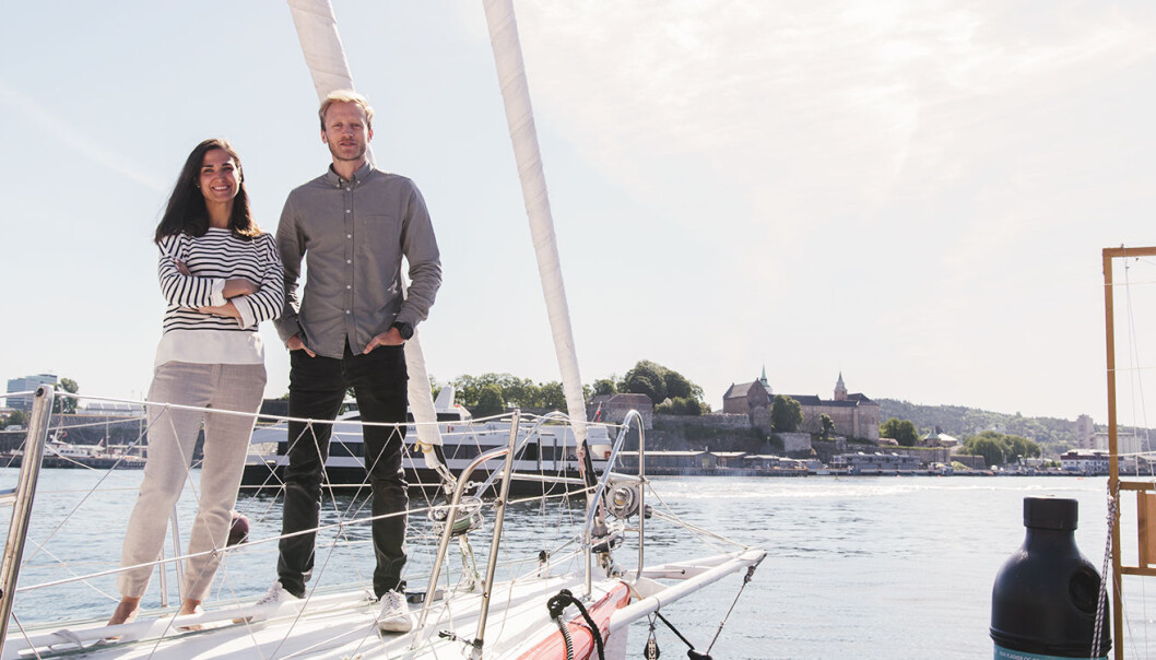 Julija Pauriene og Henrik Langeland, i baugen på Galactic Viking -- en annen seilbåt i EntrepreneurShip-flåten. Foto: Benedicte Tandsæther-Andersen Julija Pauriene og Henrik Langeland, i baugen på Galactic Viking -- en annen seilbåt i EntrepreneurShip-flåten. Foto: Benedicte Tandsæther-Andersen