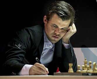 Magnus Carlsen henter millioner til sjakk-app