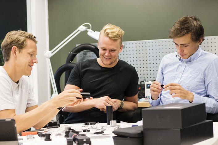 Teamet i FlowMotion er godt i gang med å skru på nye produkter, som skal lanseres om ikke lenge. Foto: Per-Ivar Nikolaisen Teamet i FlowMotion er godt i gang med å skru på nye produkter, som skal lanseres om ikke lenge. Foto: Per-Ivar Nikolaisen