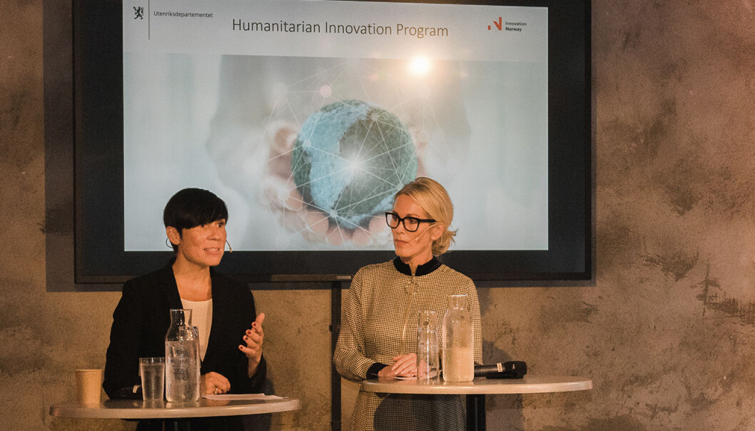 Utenriksminister Ine Eriksen Søreide og Innovasjon Norge-leder Anita Krohn Traaseth på scenen under lanseringen av det nye programmet for humanitær bistand. Foto: Benedicte Tandsæther-Andersen Utenriksminister Ine Eriksen Søreide og Innovasjon Norge-leder Anita Krohn Traaseth på scenen under lanseringen av det nye programmet for humanitær bistand. Foto: Benedicte Tandsæther-Andersen