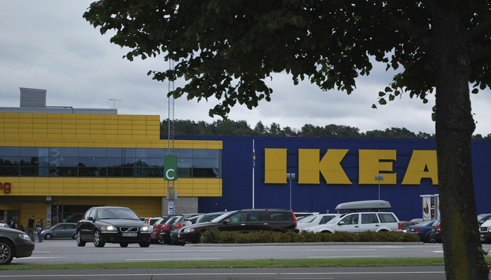 Ikea skal opprette et kontantløst varehus, men kritikere frykter de eksluderer kundegrupper. Foto: Blue Square Thing / Creative Commons