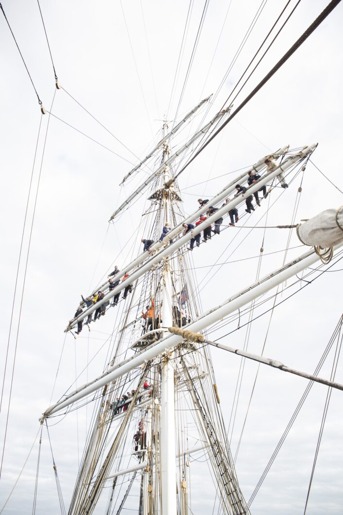 Ombord på Christian Radichkan gjestene klatre i mastene på fullriggeren. Her et foto tatt på xVoyage fra Oslo til København, da vinden ikke var så påtrengende som på veien tilbake. Foto: Per-Ivar Nikolaisen Ombord på Christian Radichkan gjestene klatre i mastene på fullriggeren. Her et foto tatt på xVoyage fra Oslo til København, da vinden ikke var så påtrengende som på veien tilbake. Foto: Per-Ivar Nikolaisen