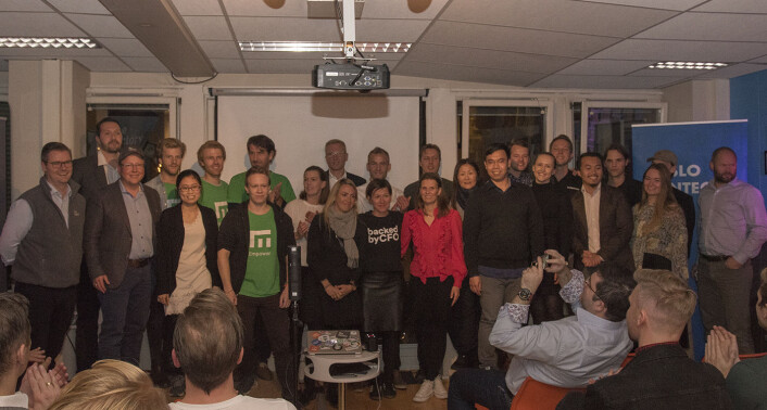 Ti startups pitchet på The Factory, og her er de alle avbildet: Mahoom, Empower, Mecu, BackedByCFO, NorQuant, Adall, TradingFoé, Budget Matador, Coright og Hvelv. Foto: Benedicte Tandsæther-Andersen Ti startups pitchet på The Factory, og her er de alle avbildet: Mahoom, Empower, Mecu, BackedByCFO, NorQuant, Adall, TradingFoé, Budget Matador, Coright og Hvelv. Foto: Benedicte Tandsæther-Andersen