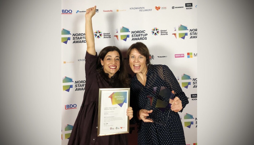 Kirsten McLoud og Camilla Watz Johannessen i 657 var i København for å motta prisen for Nordens beste coworking-space. Foto: Presse Kirsten McLoud og Camilla Watz Johannessen i 657 var i København for å motta prisen for Nordens beste coworking-space. Foto: Presse
