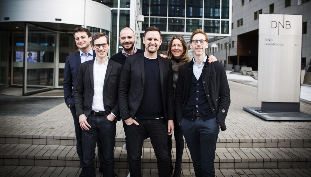 DNB investerer i danske Spiir. Fra venstre: Ola Svalheim (DNB Ventures), Johan Lorenzen (styreleder Spiir), Per Kristian Næss-Fladseth (DNB), Rune Mai (CEO Spiir), Karen Elisabeth Heskja (leder DNB Ventures), Gudmundur Hreidarsson (CTO Spiir). Foto: Per-Ivar Nikolaisen DNB investerer i danske Spiir. Fra venstre: Ola Svalheim (DNB Ventures), Johan Lorenzen (styreleder Spiir), Per Kristian Næss-Fladseth (DNB), Rune Mai (CEO Spiir), Karen Elisabeth Heskja (leder DNB Ventures), Gudmundur Hreidarsson (CTO Spiir). Foto: Per-Ivar Nikolaisen