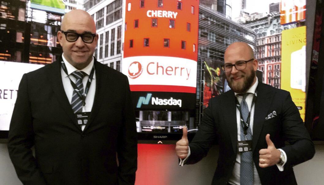 Morten Klein (til venstre), fotografert i forbindelse med at Cherry ble børsnotert hos Nasdaq. Morten Klein (til venstre), fotografert i forbindelse med at Cherry ble børsnotert hos Nasdaq.