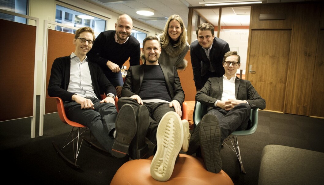 DNB investerer i danske Spiir. Fra venstre: Gudmundur Hreidarsson (CTO Spiir), Per Kristian Næss-Fladseth (DNB), Rune Mai (CEO Spiir), Karen Elisabeth Heskja (leder DNB Ventures), Ola Svalheim (DNB Ventures) og Johan Lorenzen (styreleder Spiir). Foto: Per-Ivar Nikolaisen DNB investerer i danske Spiir. Fra venstre: Gudmundur Hreidarsson (CTO Spiir), Per Kristian Næss-Fladseth (DNB), Rune Mai (CEO Spiir), Karen Elisabeth Heskja (leder DNB Ventures), Ola Svalheim (DNB Ventures) og Johan Lorenzen (styreleder Spiir). Foto: Per-Ivar Nikolaisen