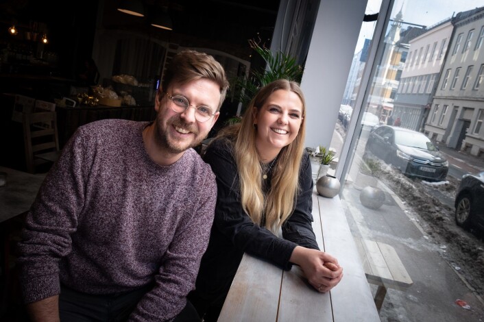 Jonas Stokke og Miriam Andersen i tilbudsappen Livly. Foto: Vilde Mebust Erichsen Jonas Stokke og Miriam Andersen i tilbudsappen Livly. Foto: Vilde Mebust Erichsen
