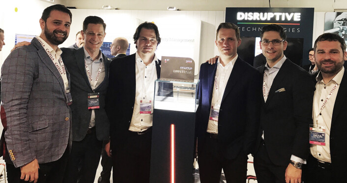 Alex Storey (f.v.), Ole Petter Novsett, Erik Fossum Færevaag og Odd Jonny Winge, Marian Kost og Matthias Sicard i Disrutpive Technologies. Foto: Disruptive Technologies Alex Storey (f.v.), Ole Petter Novsett, Erik Fossum Færevaag og Odd Jonny Winge, Marian Kost og Matthias Sicard i Disrutpive Technologies. Foto: Disruptive Technologies