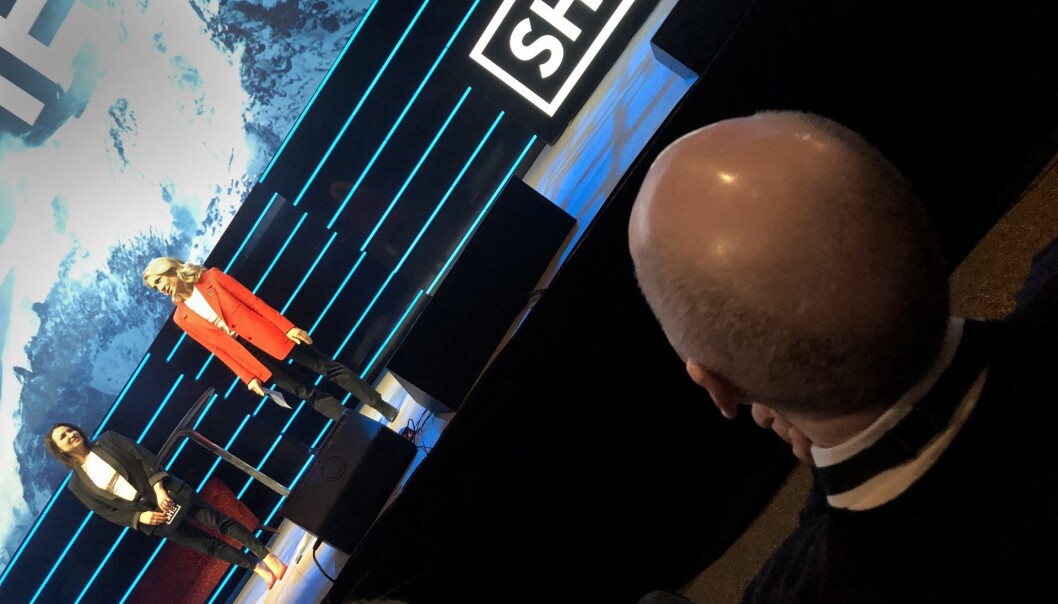 Heidi Aven og Camilla Hagen på scenen på SHE Conference, med en Sigve Brekke på tilhørerbenken. Foto: Per-Ivar Nikolaisen Heidi Aven og Camilla Hagen på scenen på SHE Conference, med en Sigve Brekke på tilhørerbenken. Foto: Per-Ivar Nikolaisen