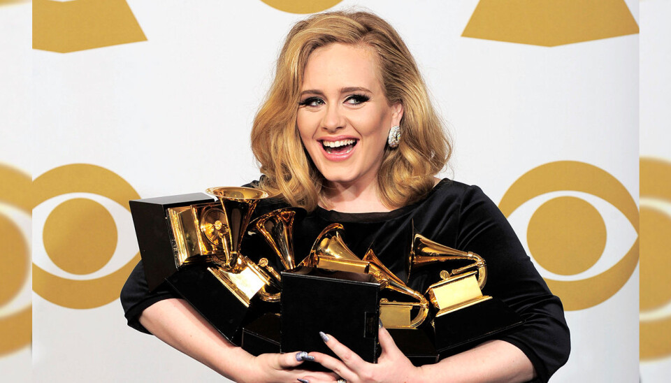 Artisten Adele begynte sin musikkarriere på Myspace, etter at en av vennene hennes la ut noen sanger hun hadde spilt inn. Her er Adele fotografert i forbindelse med at hun vant seks Grammy-priser i 2012. Foto: AP Photo/Mark J. Terrill, File