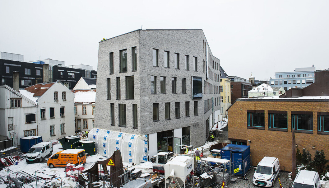 Et stort nybygg på Peter Egges plass blir koblet sammen med flere trebyggninger i Søndre gate, og med det får Trondheim 5.100 m2 hvor byens gründere, investorer og innovasjonsinteresserte kan boltre seg. Foto: Martine Leins Skrove Et stort nybygg på Peter Egges plass blir koblet sammen med flere trebyggninger i Søndre gate, og med det får Trondheim 5.100 m2 hvor byens gründere, investorer og innovasjonsinteresserte kan boltre seg. Foto: Martine Leins Skrove