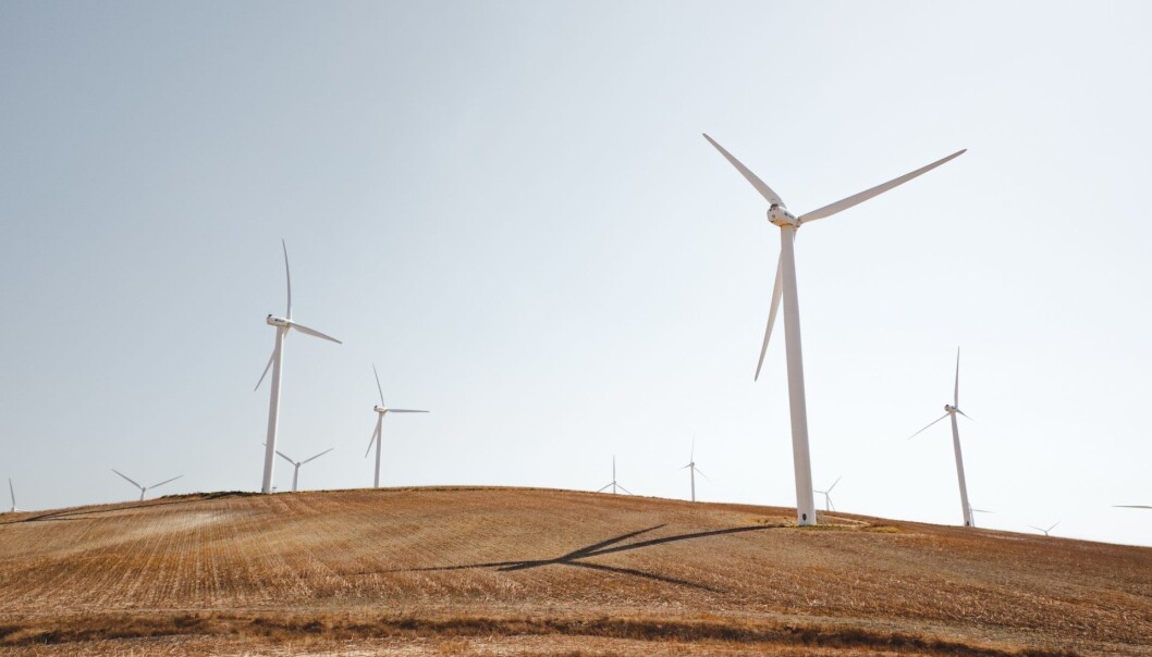 Vindkraft skal etter planen brukes til å skaffe energi til en svær batterifabrikk i Rana kommune. Men det er fortsatt langt fram til planene blir en realitet. Illustrasjonsfoto: Unsplash Vindkraft skal etter planen brukes til å skaffe energi til en svær batterifabrikk i Rana kommune. Men det er fortsatt langt fram til planene blir en realitet. Illustrasjonsfoto: Unsplash