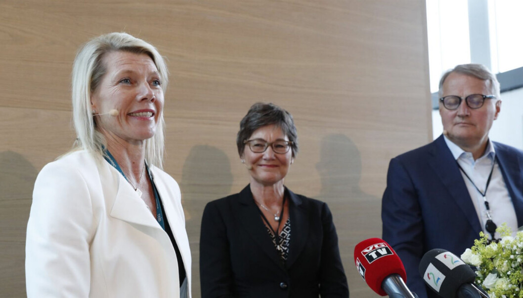 Kjerstin Braathen overtar som ny konsernsjef i DNB etter Rune Bjerke. I midten styreleder Olaug Svarva. Foto: Terje Bendiksby / NTB scanpix Kjerstin Braathen overtar som ny konsernsjef i DNB etter Rune Bjerke. I midten styreleder Olaug Svarva. Foto: Terje Bendiksby / NTB scanpix