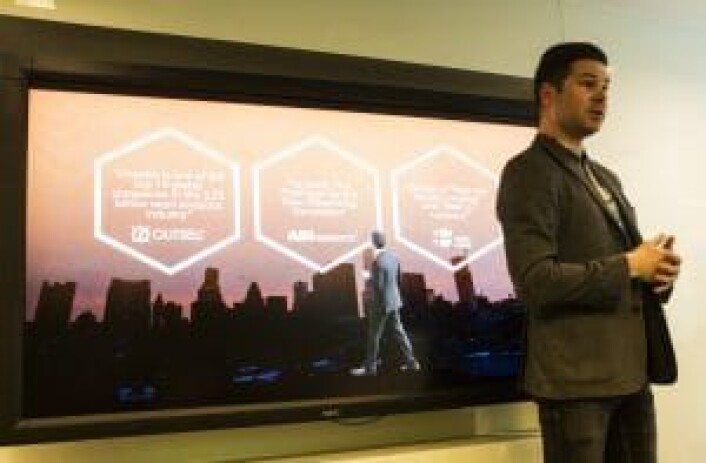 Pitch: Mens Google og Facebook indekserte den virtuelle verden, indekserer Kjartan Slette og Unacast den virkelige verden for å målrette markedsføring. Pitch: Mens Google og Facebook indekserte den virtuelle verden, indekserer Kjartan Slette og Unacast den virkelige verden for å målrette markedsføring.