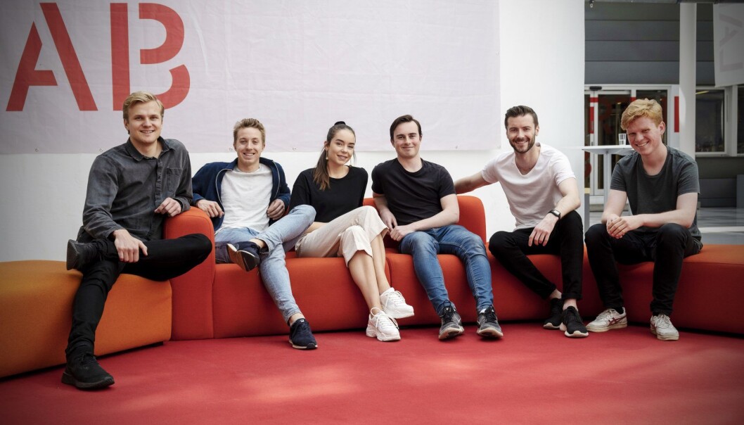 Medgründer og CEO Petter Haga, forretningsutvikler Morten Winther Wold, markedsfører Nina Dønnem, utvikler Markus Hauge, medgründer og CPO Jon Eide Johnsen og
utvikler Øystein Krogstie i Koble.co. Foto: Presse Medgründer og CEO Petter Haga, forretningsutvikler Morten Winther Wold, markedsfører Nina Dønnem, utvikler Markus Hauge, medgründer og CPO Jon Eide Johnsen og
utvikler Øystein Krogstie i Koble.co. Foto: Presse